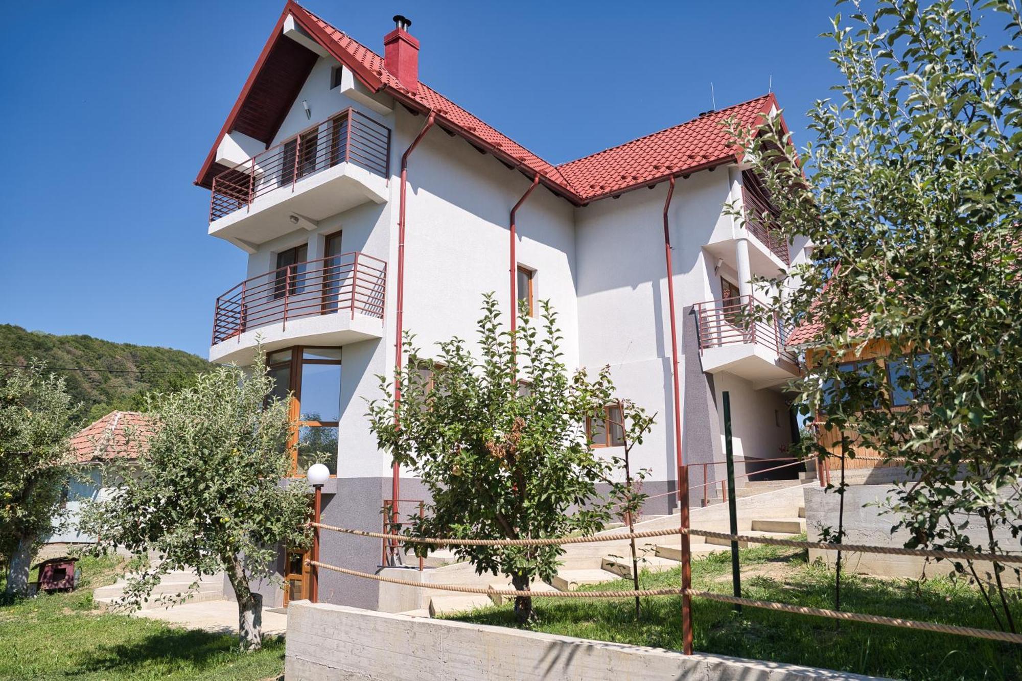 Perla Argesului, Ciubar, Piscina, Lift, Gratar, Cabana, Pensiuni, Hotel Cazare Transfagarasan Curtea De Arges Albestii de Arges Экстерьер фото