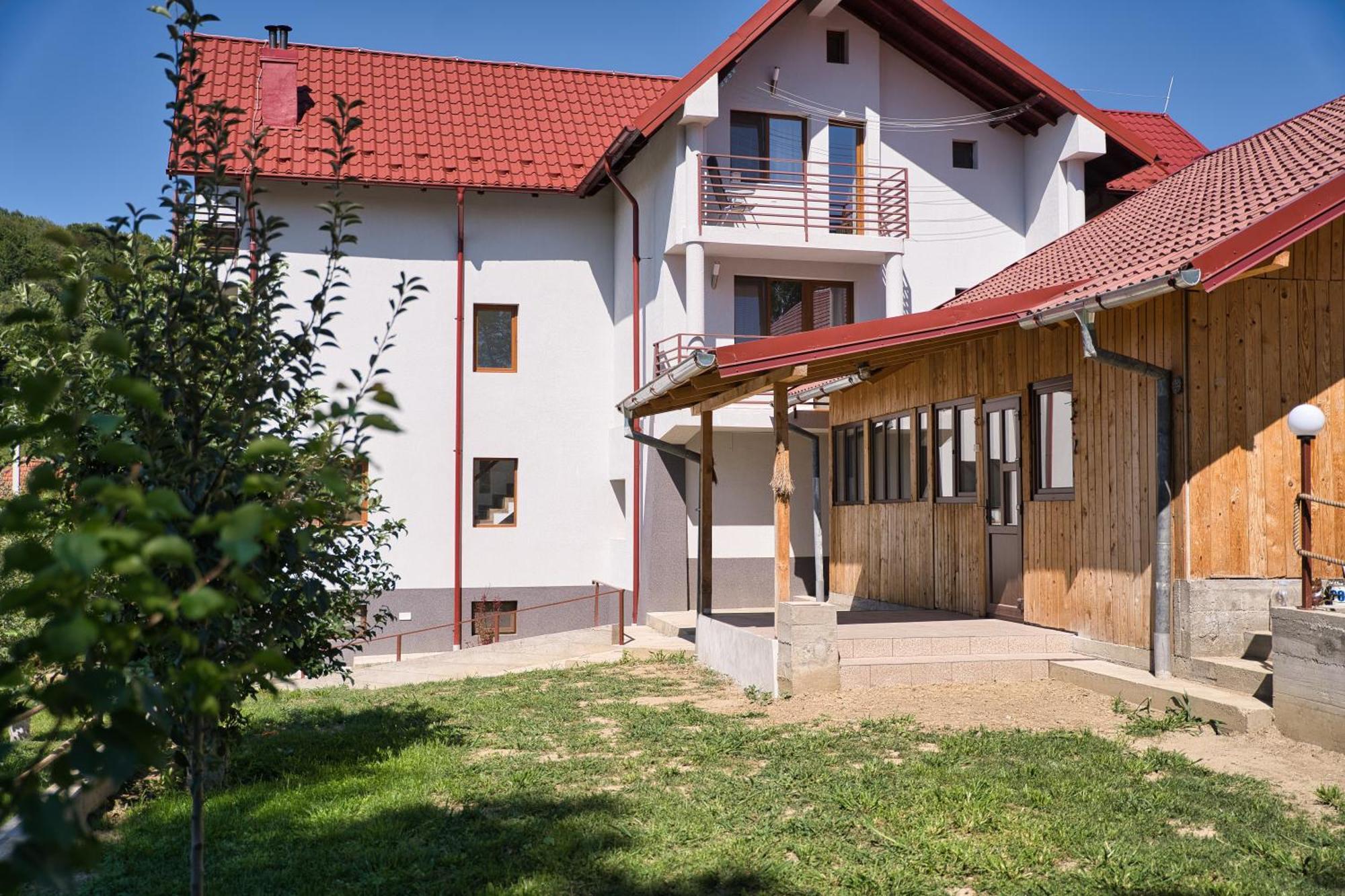Perla Argesului, Ciubar, Piscina, Lift, Gratar, Cabana, Pensiuni, Hotel Cazare Transfagarasan Curtea De Arges Albestii de Arges Экстерьер фото